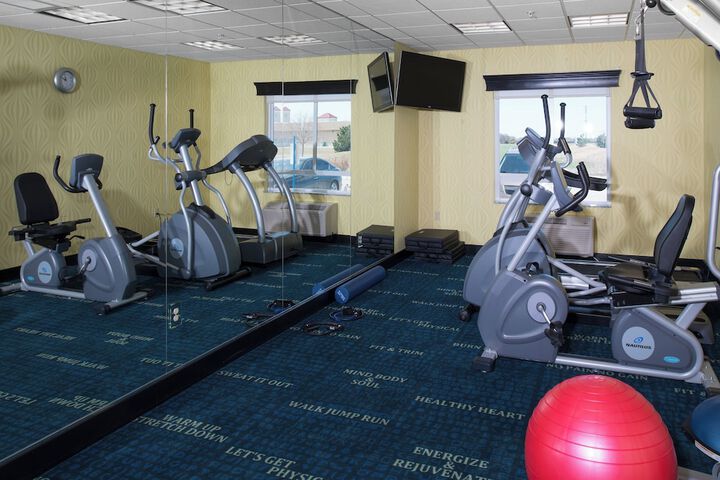 Holiday Inn Express & Suites Wichita Northwest by IHG