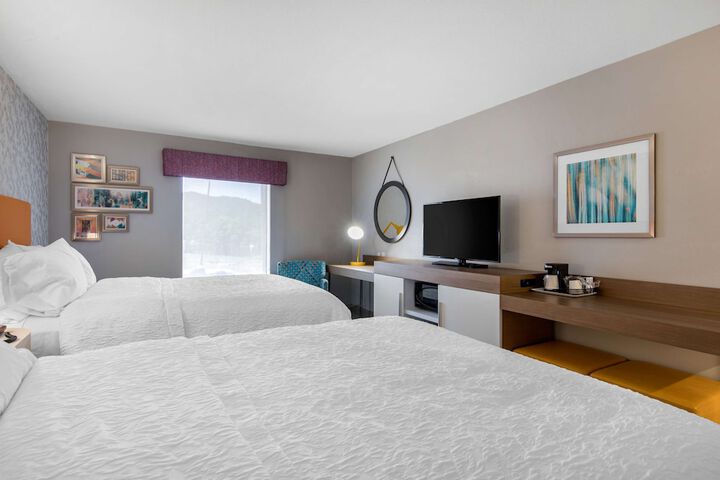 Room 33 of 46