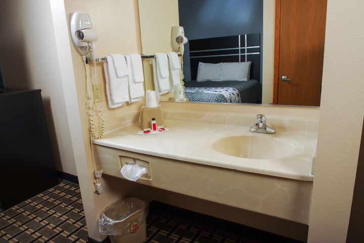 Room 14 of 30