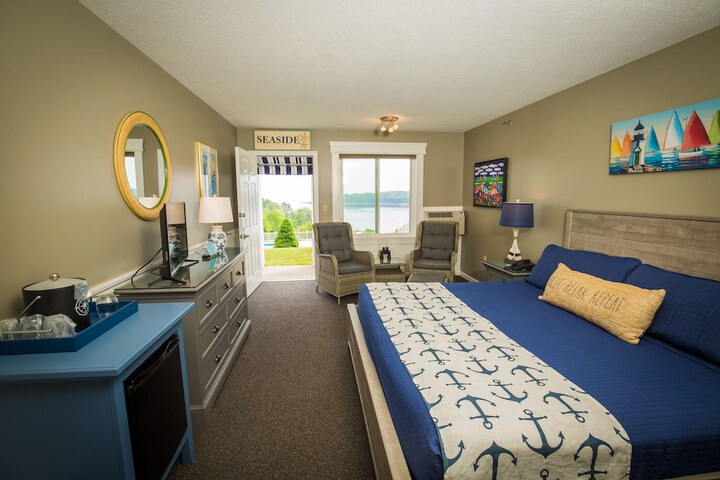 Room 9 of 22