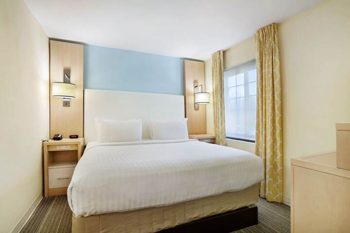 Room 40 of 98