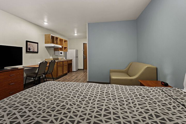 Room 13 of 22