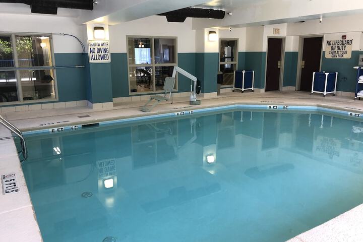 Country Inn & Suites by Radisson Murrells Inlet, SC