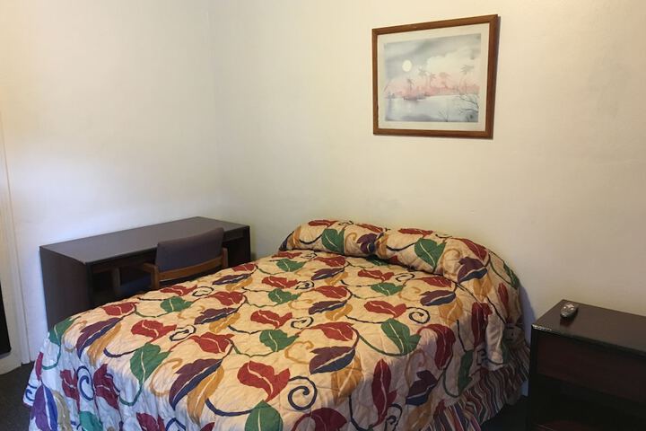Room 4 of 11