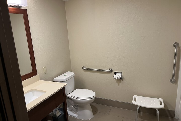 Room 9 of 33