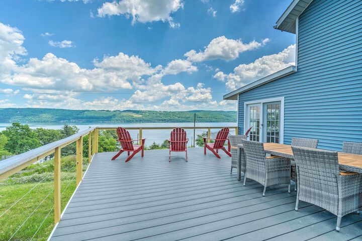 Watkins Glen Lakeview Cottage w / Waterfall!