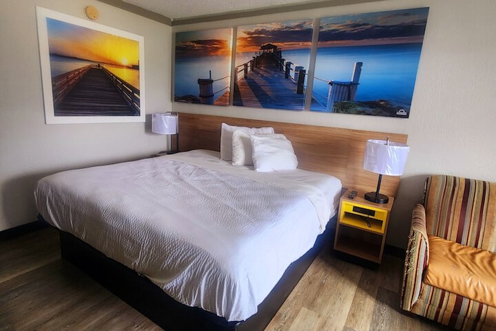 Days Inn by Wyndham Washington