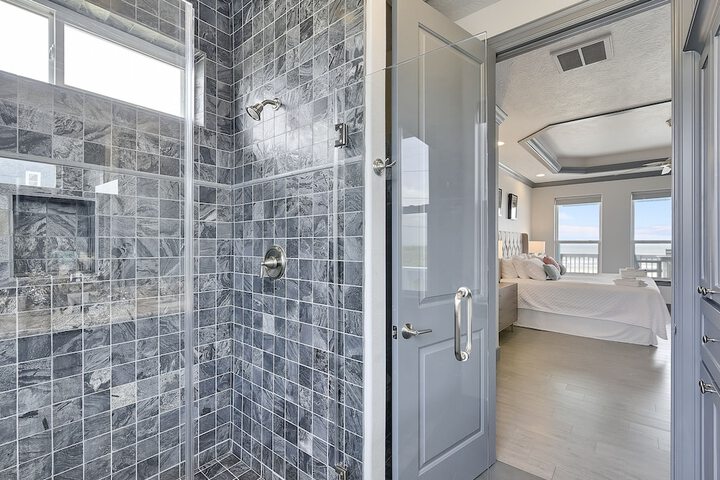 Room 15 of 24
