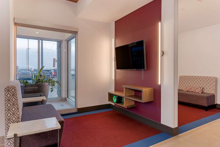 Hotel Interior 6 of 41