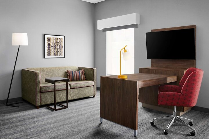 Room 11 of 28
