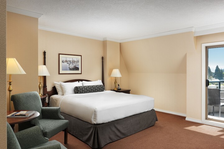 Room 32 of 46