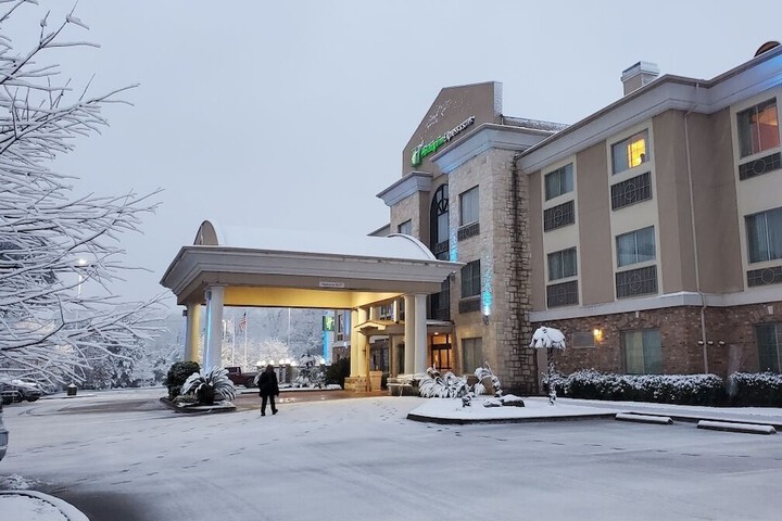 Hotel 2 of 67