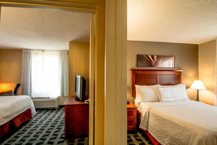 Room 27 of 34