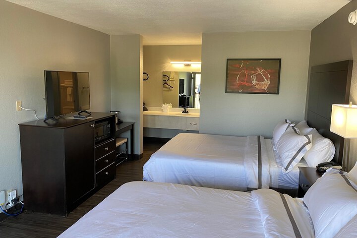 Room 80 of 148