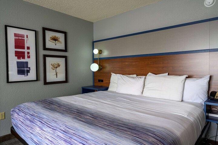 Room 47 of 72