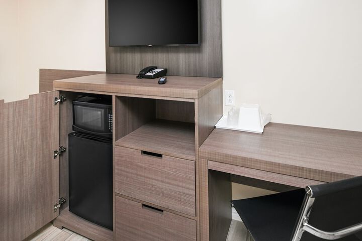 Room 34 of 43