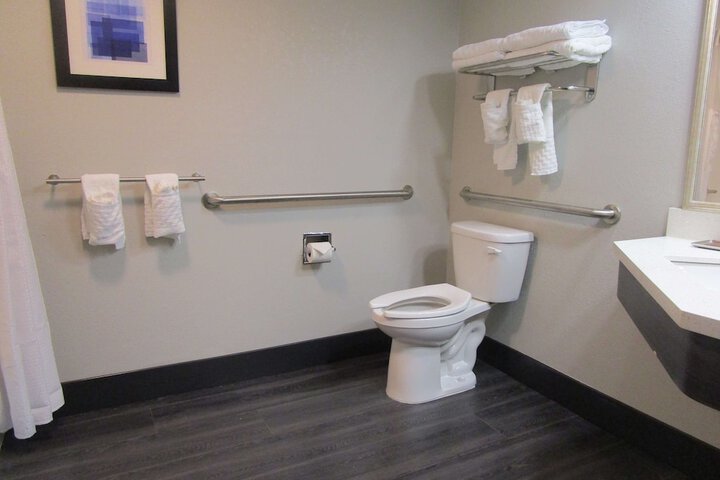 Room 11 of 19