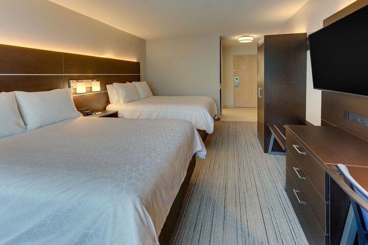 Room 33 of 51