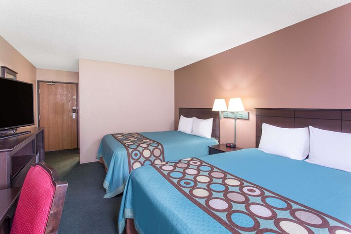 Room 12 of 15