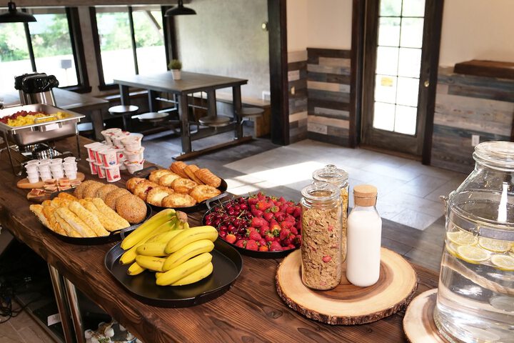 Breakfast/Coffee Service 60 of 69