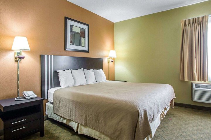 Room 15 of 30