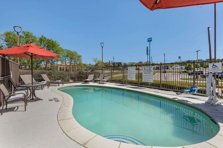 Pool 5 of 30