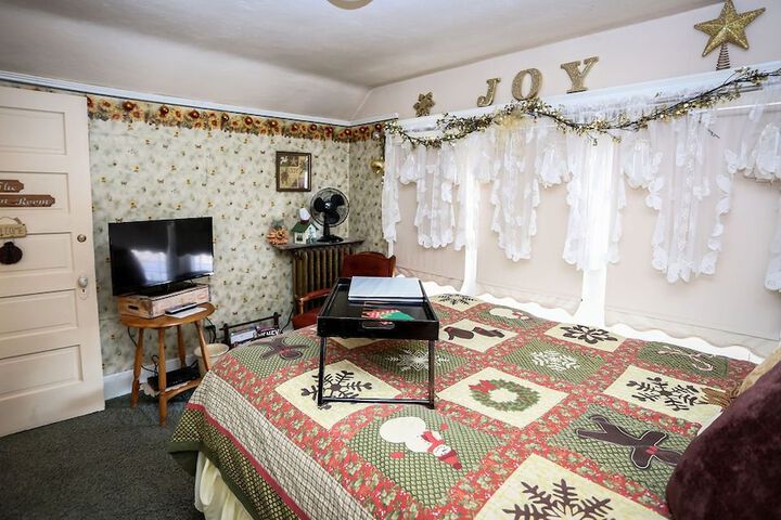 Room 14 of 16