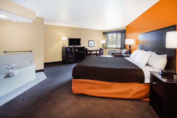 AmericInn by Wyndham Menomonie