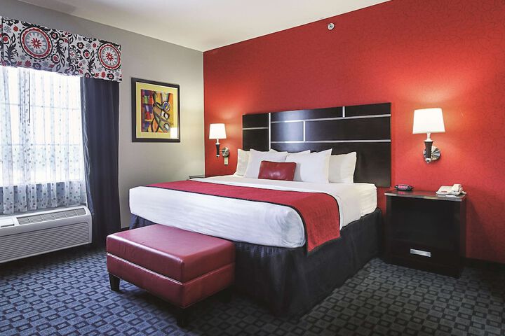 La Quinta Inn & Suites by Wyndham Dallas - Hutchins