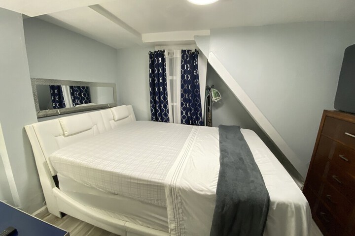 Nice 2 bedroom Apt With Patio