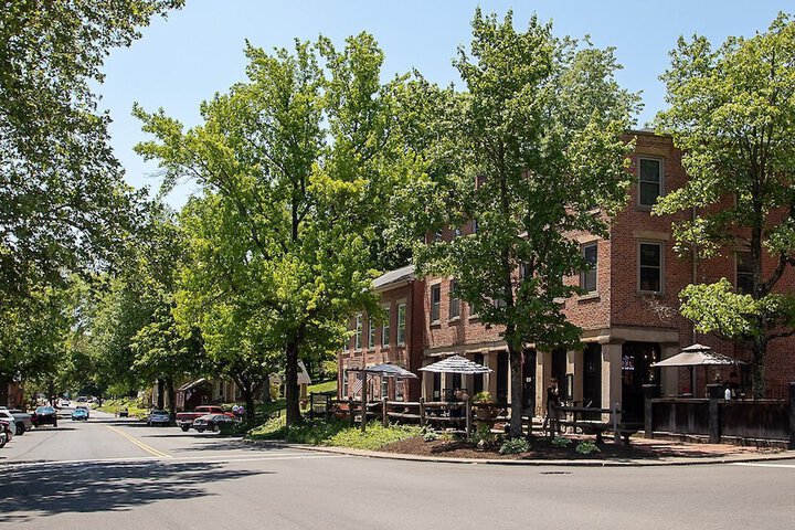 Country Squire Inn & Suites
