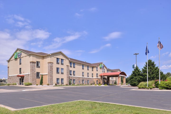 Hotel 5 of 55