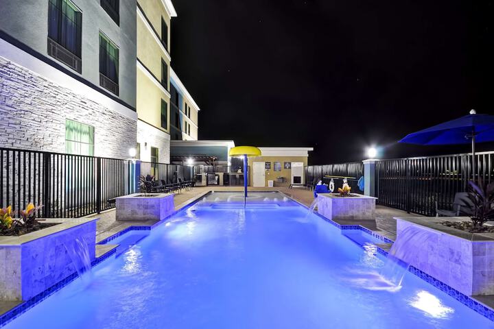 Pool 15 of 46