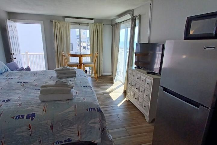 Room 26 of 77