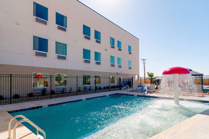 Pool 4 of 29