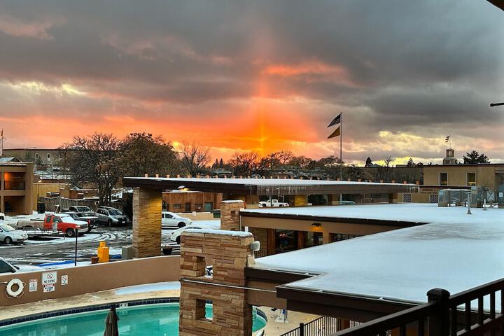 El Sendero Inn an Ascend Collection Hotel