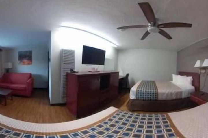 Room 9 of 17