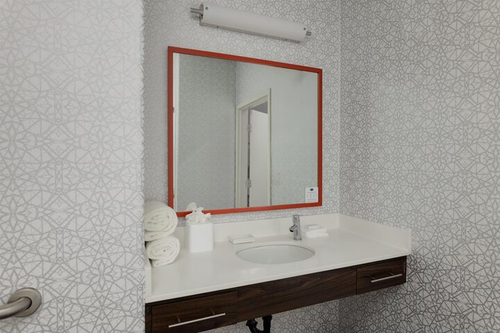 Hampton Inn & Suites Palmdale