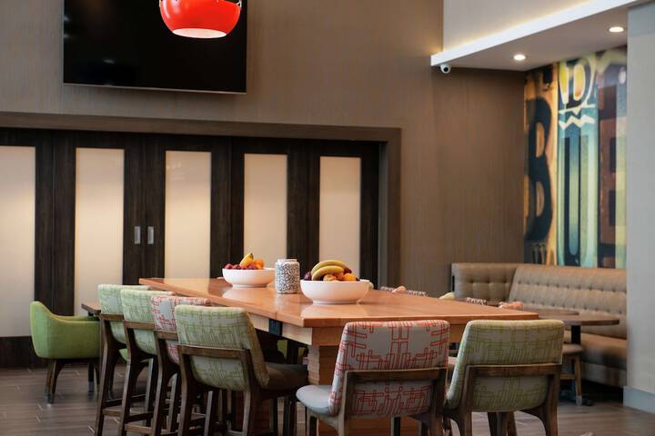 Hampton Inn & Suites Buena Park