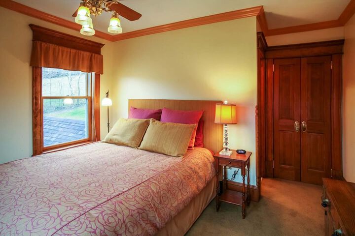 Room 11 of 35