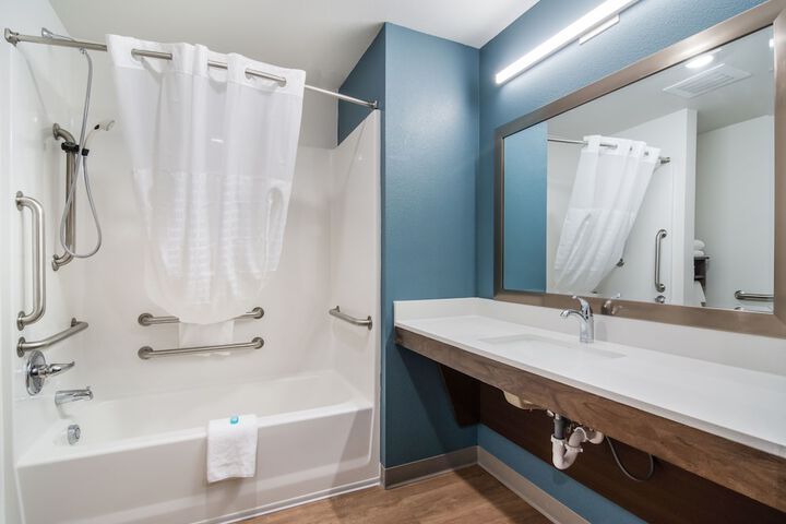 WoodSpring Suites Linden