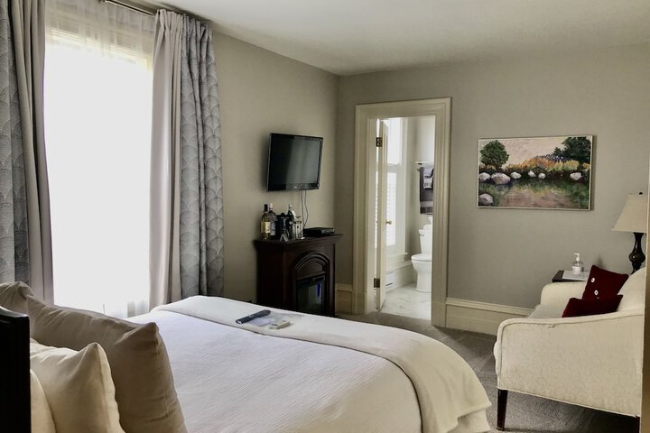 Tattingstone Inn