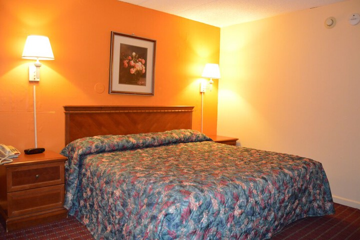 Travelers Inn