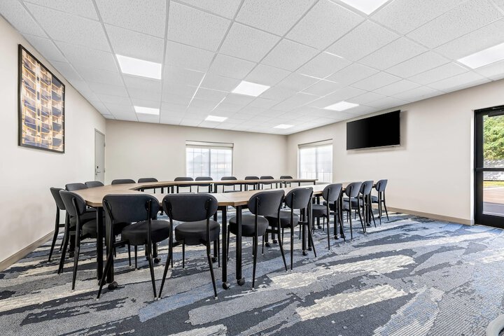 Comfort Inn & Suites River City Decatur