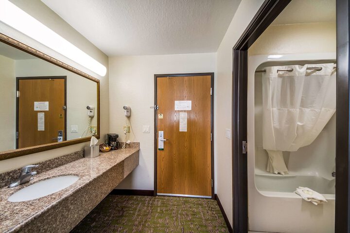 Quality Suites San Antonio Brooks City Base