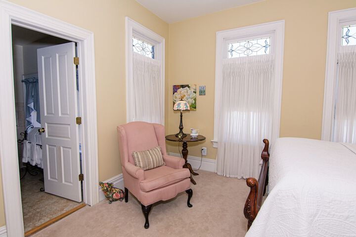 Room 17 of 46