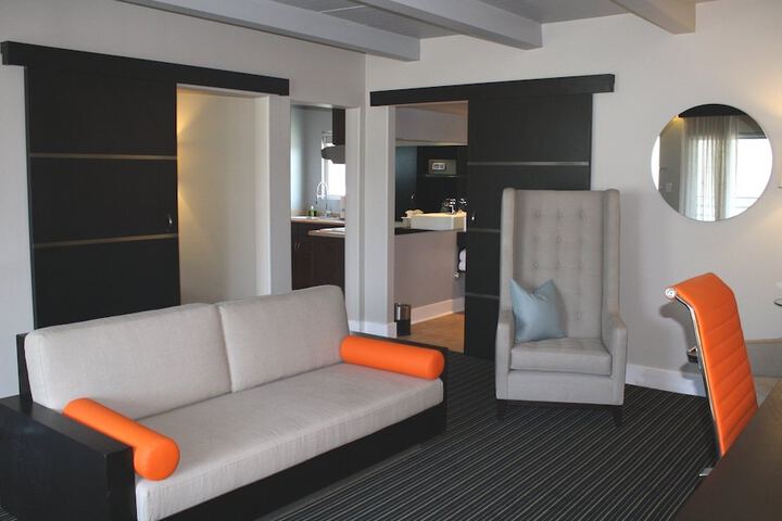 Hotel Current