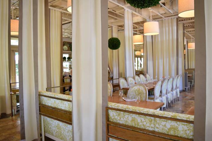 Proximity Hotel