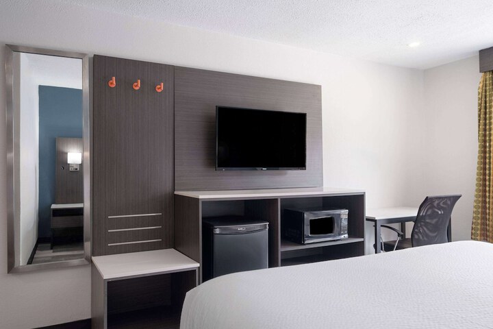 Room 19 of 35