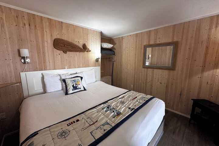 Tillicum Beach Motel (Deanes Oceanfront Lodge)
